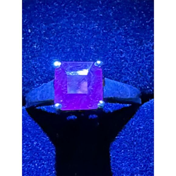 Red Ruby Sterling Silver Ring Size 7 Classic Timeless Design - Picture 3 of 5